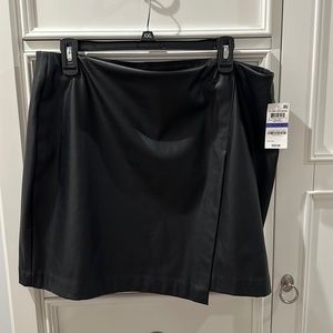 Bar III Black pleather skirt